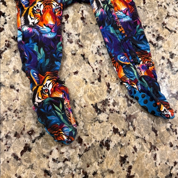 Bums and Roses Zippy - Picture 3 of 3